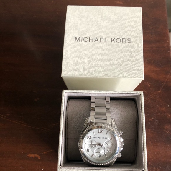 Michael Kors watch - Picture 3 of 4
